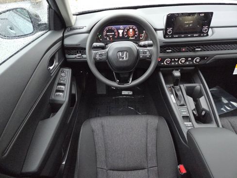 New 2025 Honda Accord SE image 24