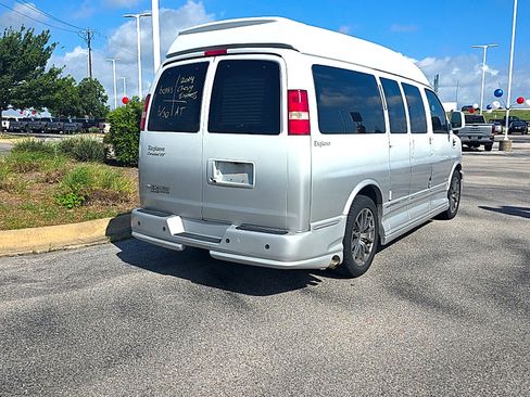 Used 2014 Chevrolet Express 1500 RWD image 11