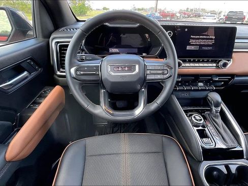 Used 2026 GMC Canyon AT4 image 8