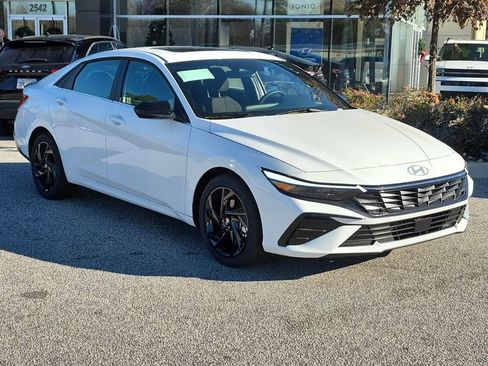 New 2026 Hyundai Elantra SEL Sport FWD image 3