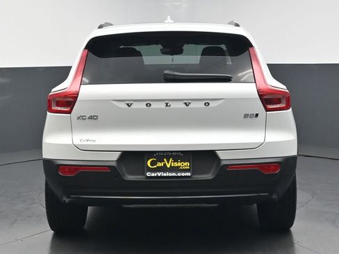 Used 2026 Volvo XC40 B5 Plus AWD/4WD image 4