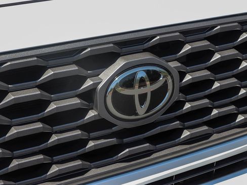 Certified 2023 Toyota Tacoma TRD Off-Road w/ Technology Package RWD image 13
