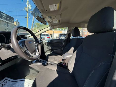 Used 2015 Ford Fiesta SE image 20
