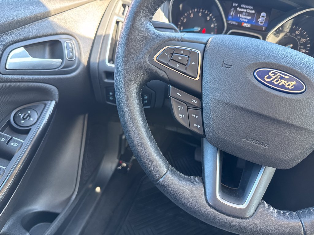 Used 2016 Ford Focus Titanium w/ Titanium Technology Package FWD image 19