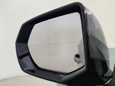 Used 2023 Chevrolet Tahoe LT AWD/4WD image 16