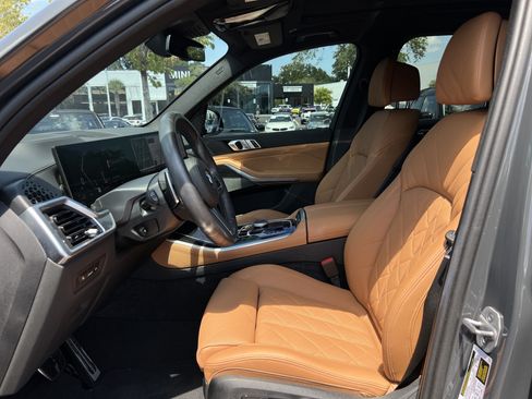 Used 2025 BMW X5 sDrive40i w/ M Sport Package RWD image 16