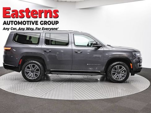 Used 2024 Jeep Wagoneer Series II AWD/4WD image 4