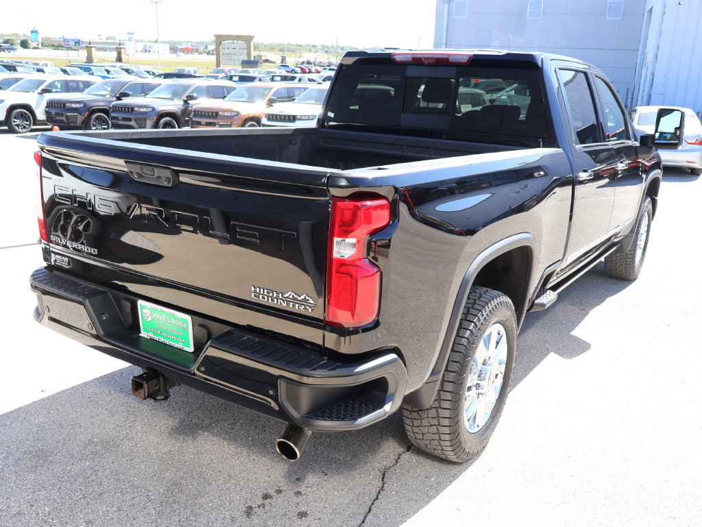 Used 2024 Chevrolet Silverado 2500 High Country w/ High Country Premium Package AWD/4WD image 5