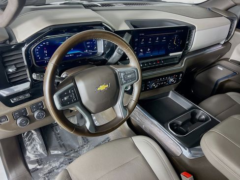 Used 2024 Chevrolet Silverado 3500 LTZ w/ LTZ Plus Package image 9