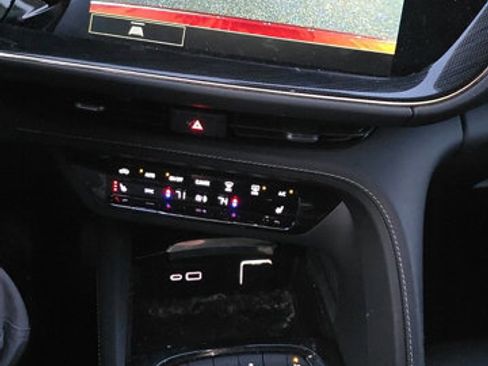 Certified 2023 Buick Envision Essence image 10