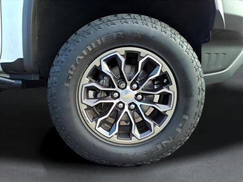 Used 2019 Chevrolet Colorado ZR2 image 12