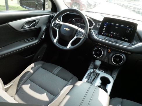 Used 2024 Chevrolet Blazer LT w/ Convenience Package FWD image 9