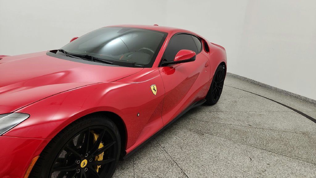 Used 2018 Ferrari 812 Superfast RWD image 17