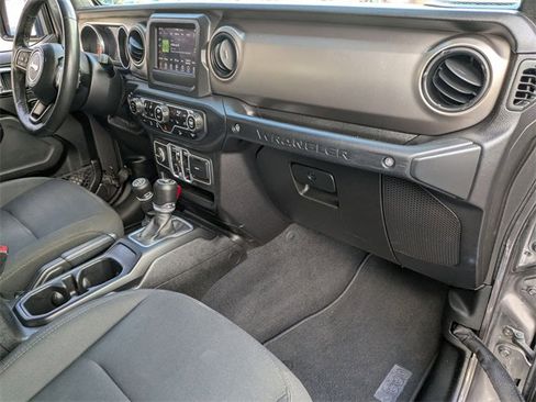 Used 2018 Jeep Wrangler Unlimited Sport S image 38