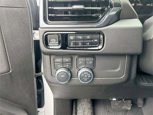 Used 2025 GMC Yukon AT4 image 18