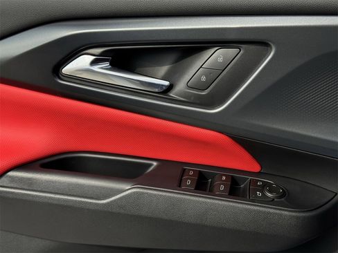 New 2026 Chevrolet Equinox EV RS image 18