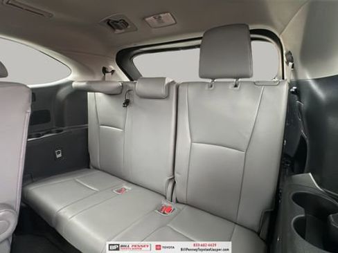 Used 2025 Toyota Highlander XLE image 20