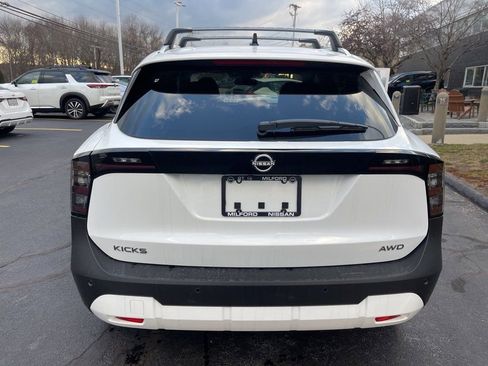 New 2026 Nissan Kicks SV w/ Cold Weather Package image 4