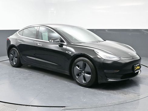 Used 2018 Tesla Model 3 Long Range image 2