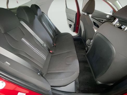 Used 2024 Hyundai Elantra SEL FWD image 13
