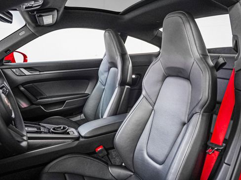 Used 2025 Porsche 911 Carrera T image 5