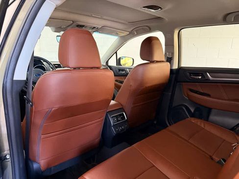 Used 2019 Subaru Outback 2.5i Touring w/ Popular Package #3A AWD/4WD image 12