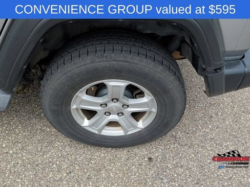 Used 2018 Jeep Wrangler Unlimited Sport S AWD/4WD image 13