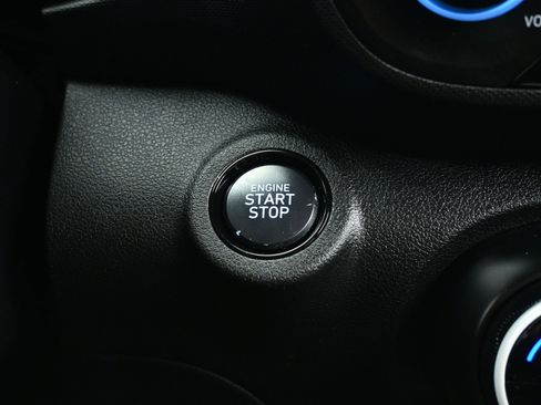 Used 2025 Hyundai Venue Limited image 23