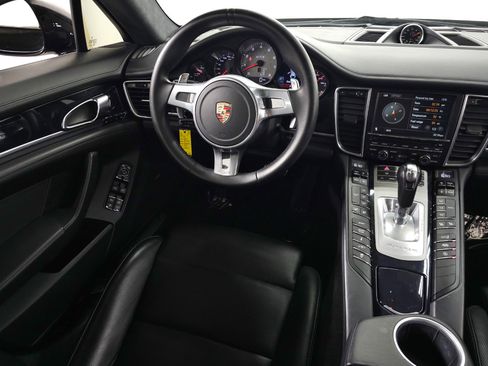 Used 2013 Porsche Panamera GTS image 17