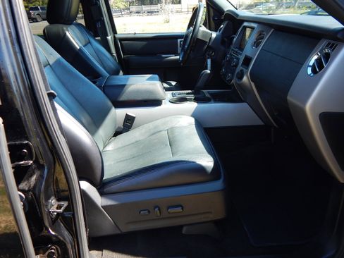 Used 2017 Ford Expedition EL XLT w/ Equipment Group 202A image 17