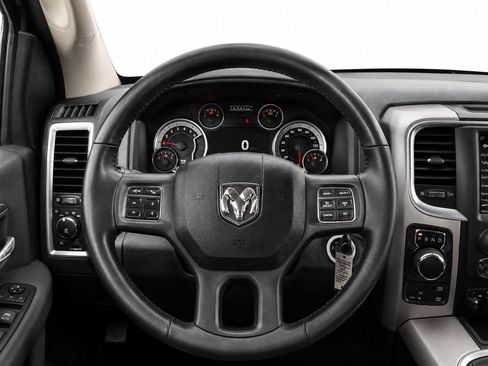 Used 2018 RAM 1500 SLT AWD/4WD image 27