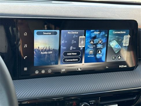 New 2026 Nissan Kicks SR image 23