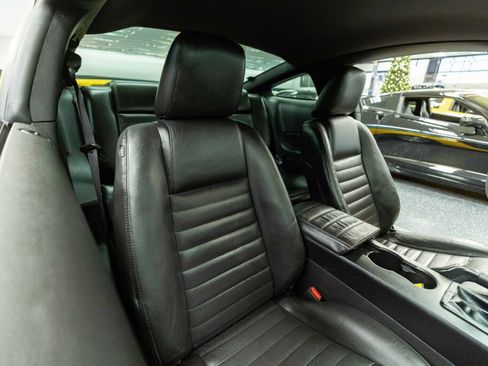 Used 2005 Ford Mustang GT Premium image 12