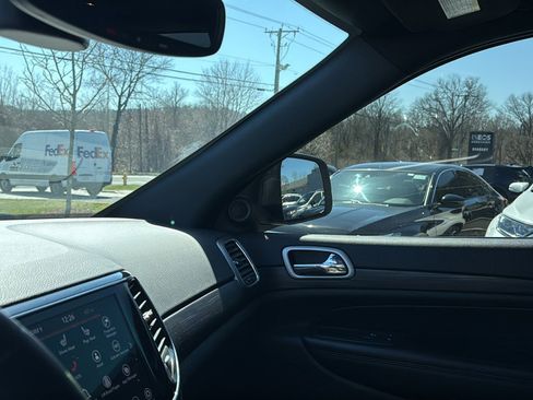 Used 2020 Jeep Grand Cherokee Altitude image 22