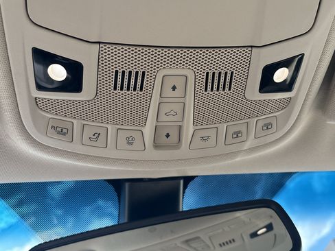 Used 2019 Lincoln Continental Reserve FWD image 27