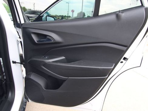Used 2024 Chevrolet Trax LT w/ Driver Confidence Package FWD image 37