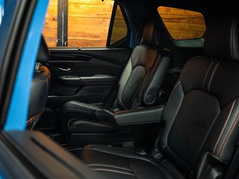 Used 2024 Honda Pilot TrailSport image 11