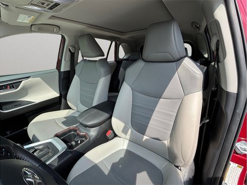 Used 2020 Toyota RAV4 Limited FWD image 20