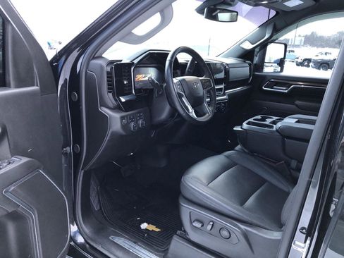 Used 2024 Chevrolet Silverado 3500 LT w/ Midnight Edition image 7