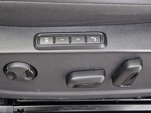 Used 2021 Volkswagen ID.4 Pro S image 26