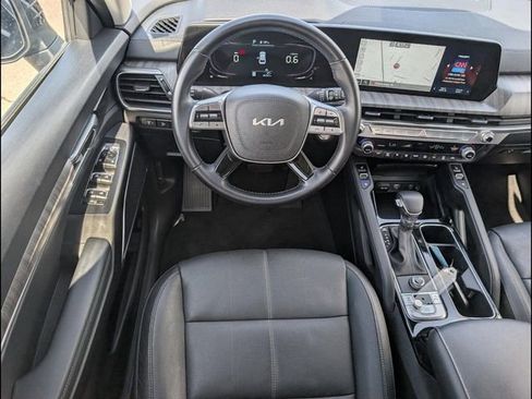 Certified 2023 Kia Telluride EX w/ EX Captain's Chair Package FWD image 8