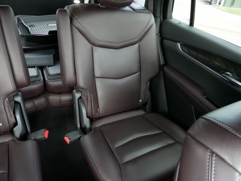 Used 2022 Cadillac XT6 Premium Luxury w/ LPO, Floor Liner Package AWD/4WD image 14