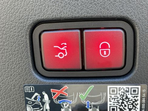 New 2026 Mercedes-Benz CLE 300 4MATIC Coupe image 10