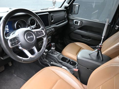 Used 2022 Jeep Wrangler Unlimited Sahara w/ Cold Weather Group image 20