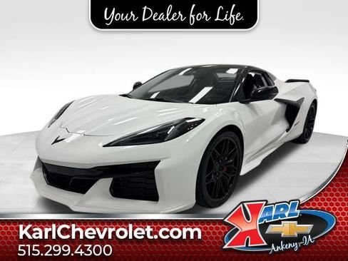 Used 2025 Chevrolet Corvette Z06 image 1