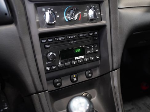 Used 2001 Ford Mustang Cobra image 39