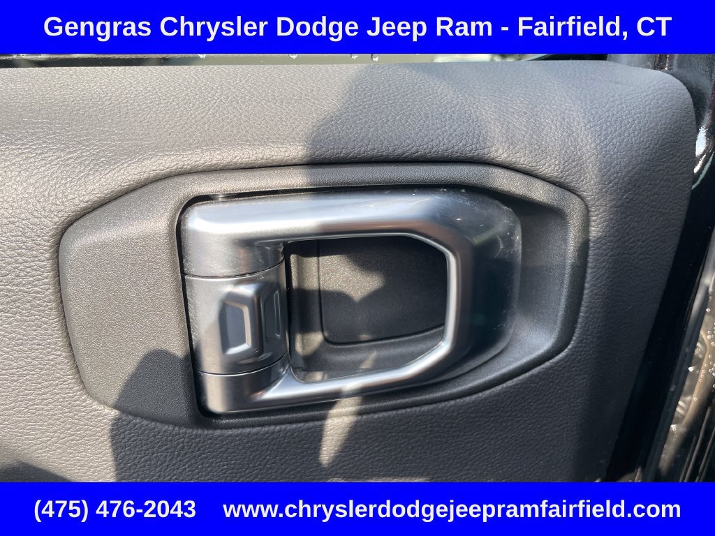 Used 2024 Jeep Wrangler High Altitude AWD/4WD image 40