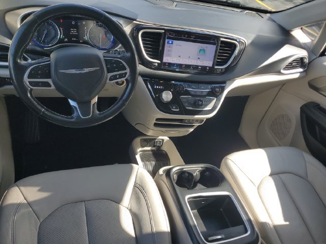 Used 2021 Chrysler Pacifica Touring-L FWD image 14