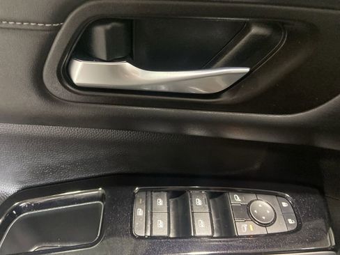 Used 2024 Nissan Pathfinder SL image 23