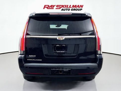 Used 2019 Cadillac Escalade Luxury AWD/4WD image 6